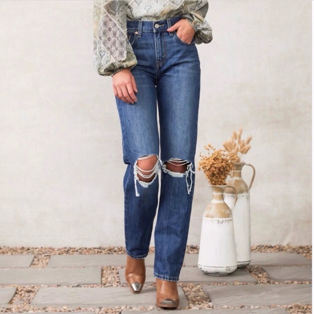 Levi’s W28 (US 6/7) Low Pro Straight Women’s Jeans Distressed A0964-0006